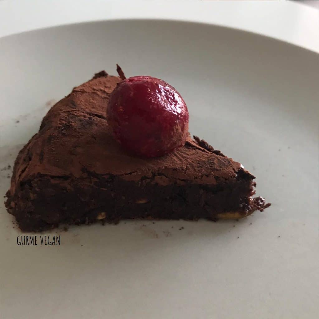 raw cherry pie 2 Raw Vegan Vişneli Kremsi Brownie